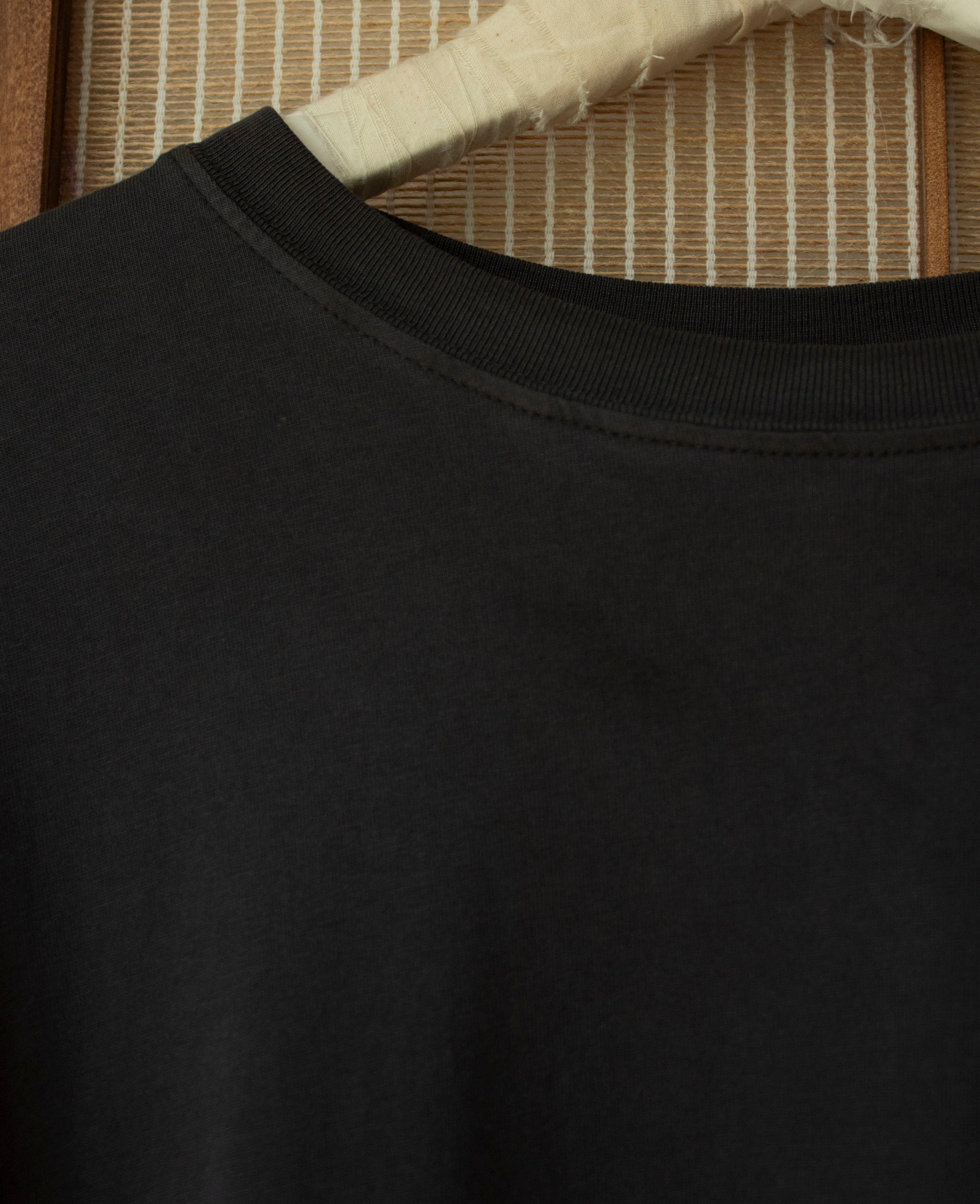 N° 353 arashi pressed flower garment dye t-shirt- sumi black - S, M