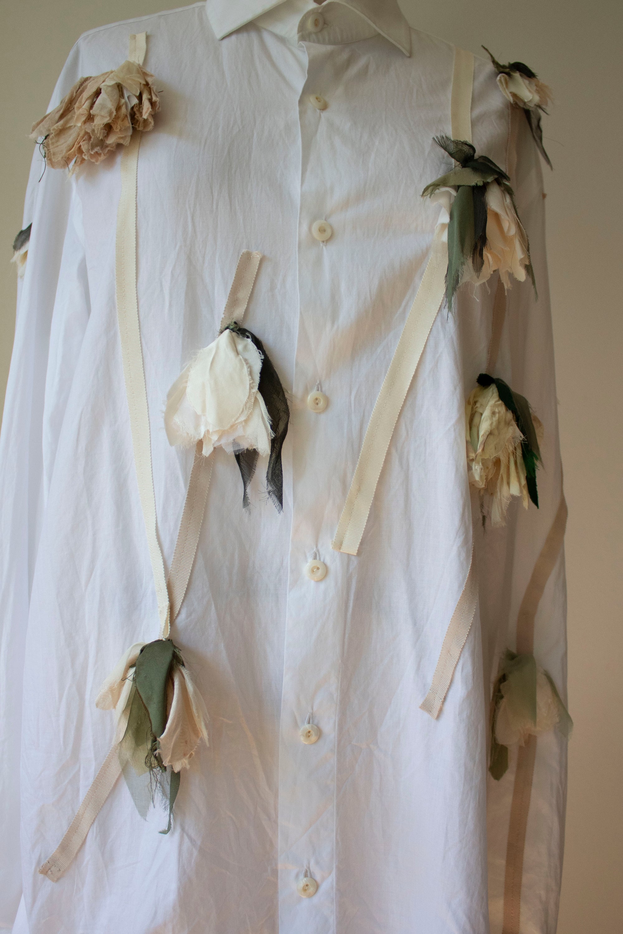 N° 19 dripping handmade falling flowers - momo peach ivory - M