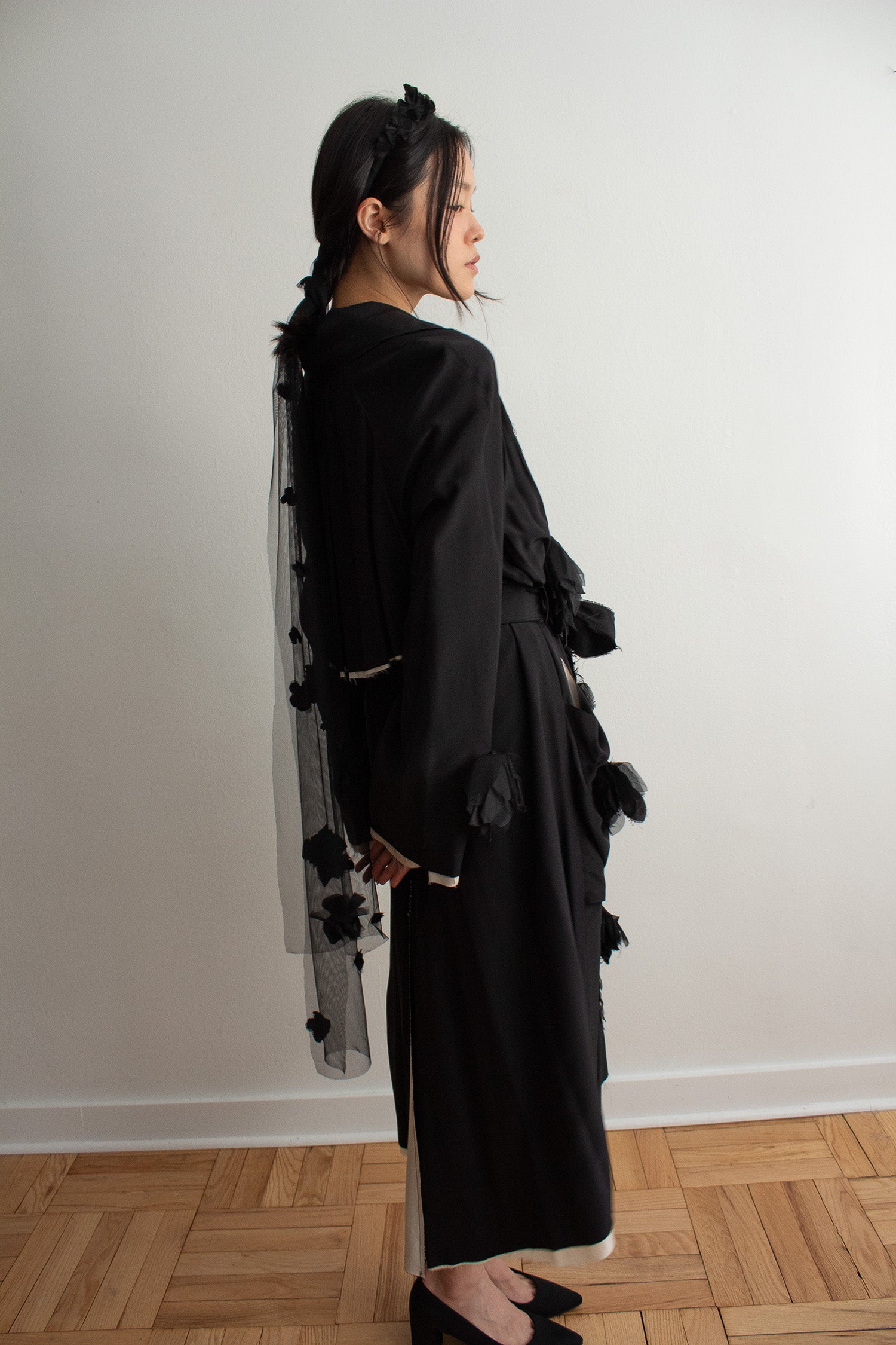 N° 91 crushed blooms headscarf- sumi black
