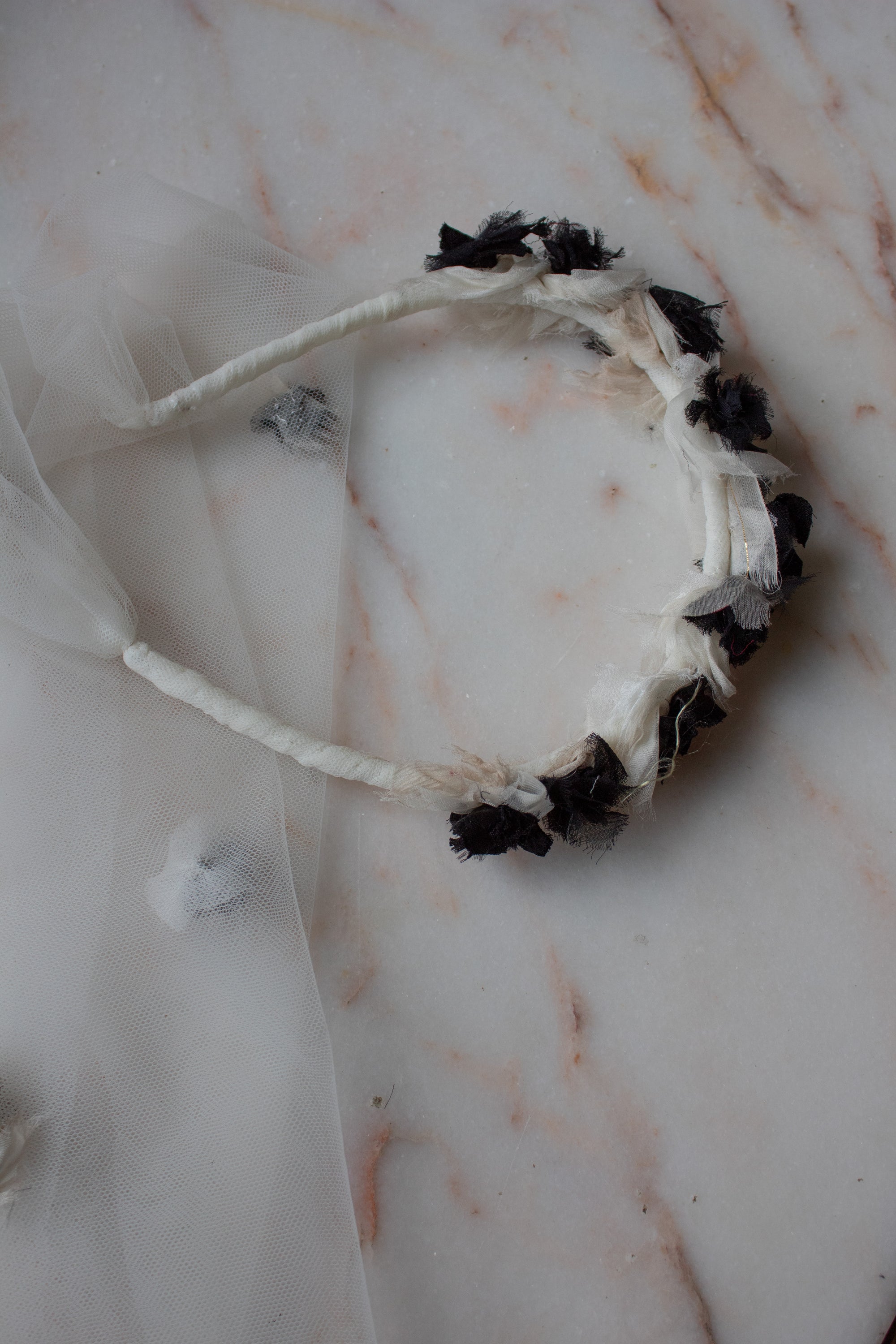 N° 91 crushed blooms headscarf- yuki white
