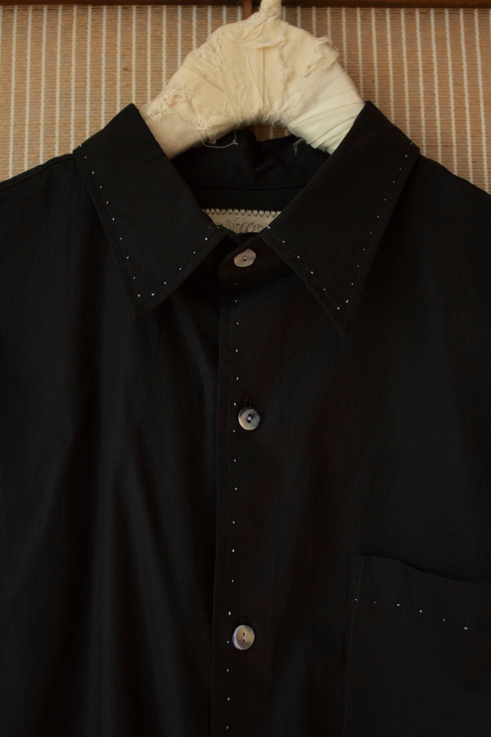 N° 296 paneled sleeve shirt - sumi black/umi blue - M