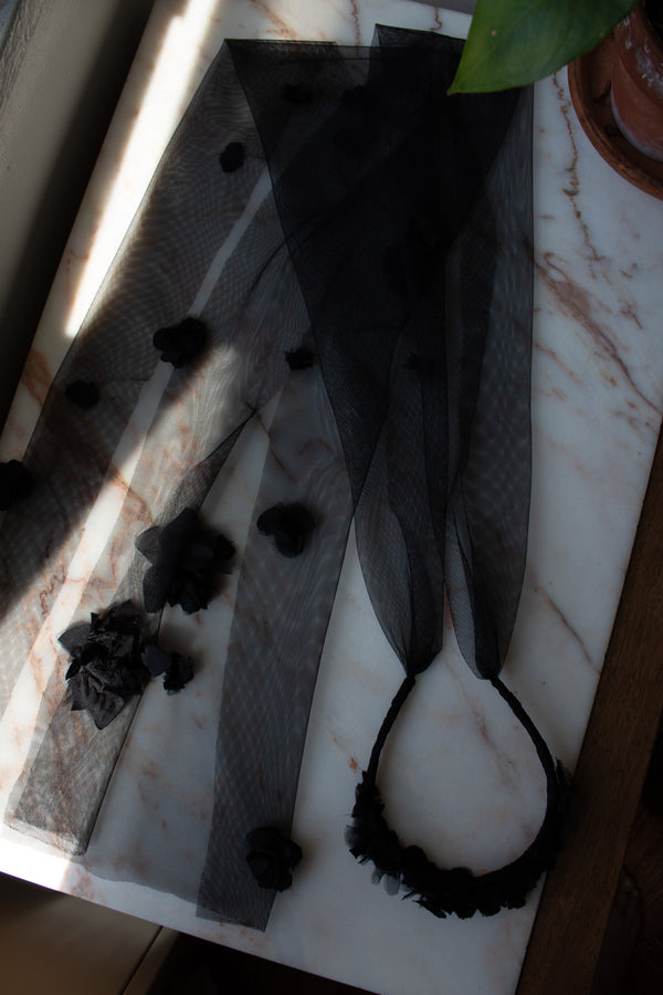 N° 91 crushed blooms headscarf- sumi black