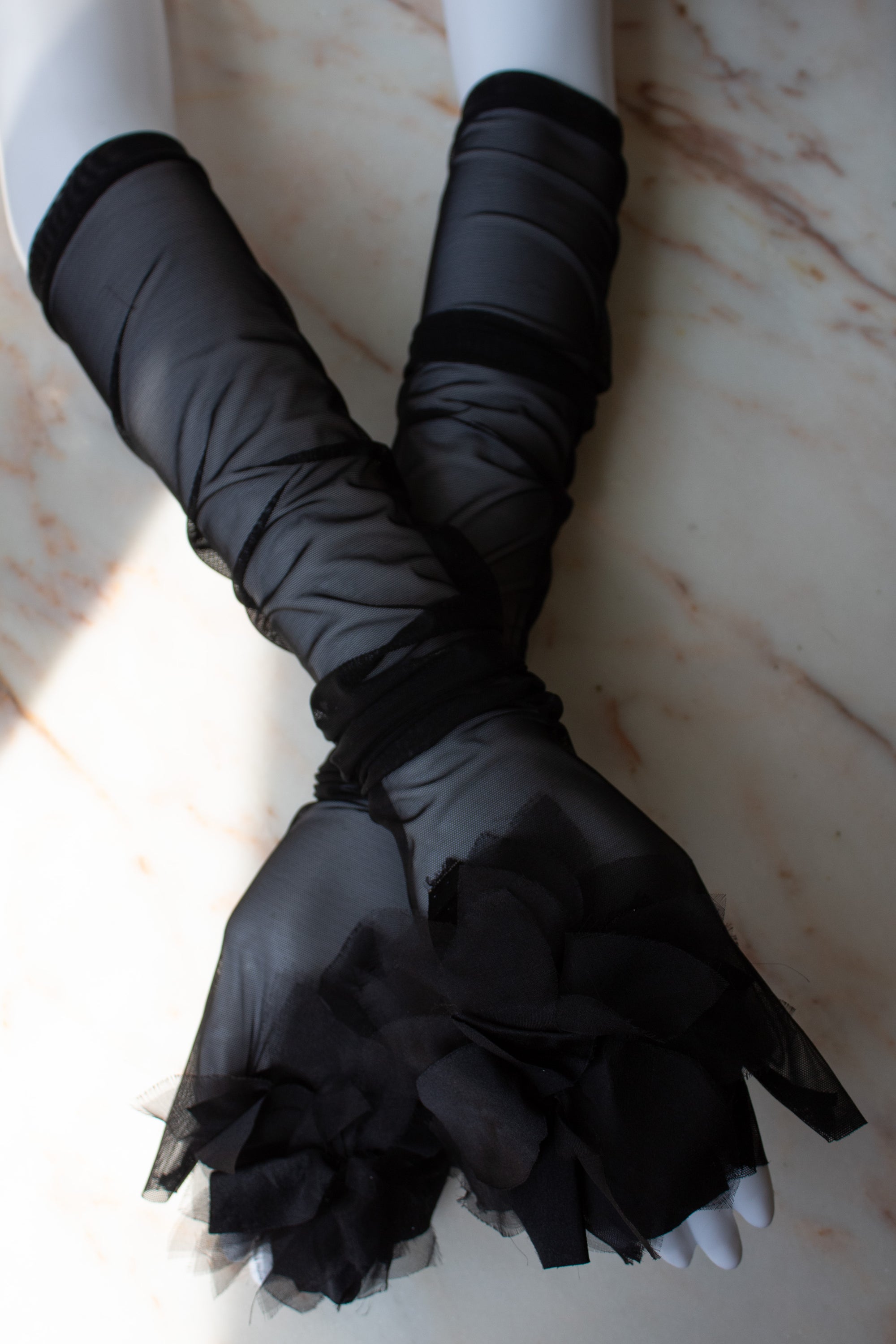 N° 90 blooming flower fingerless gloves- sumi black