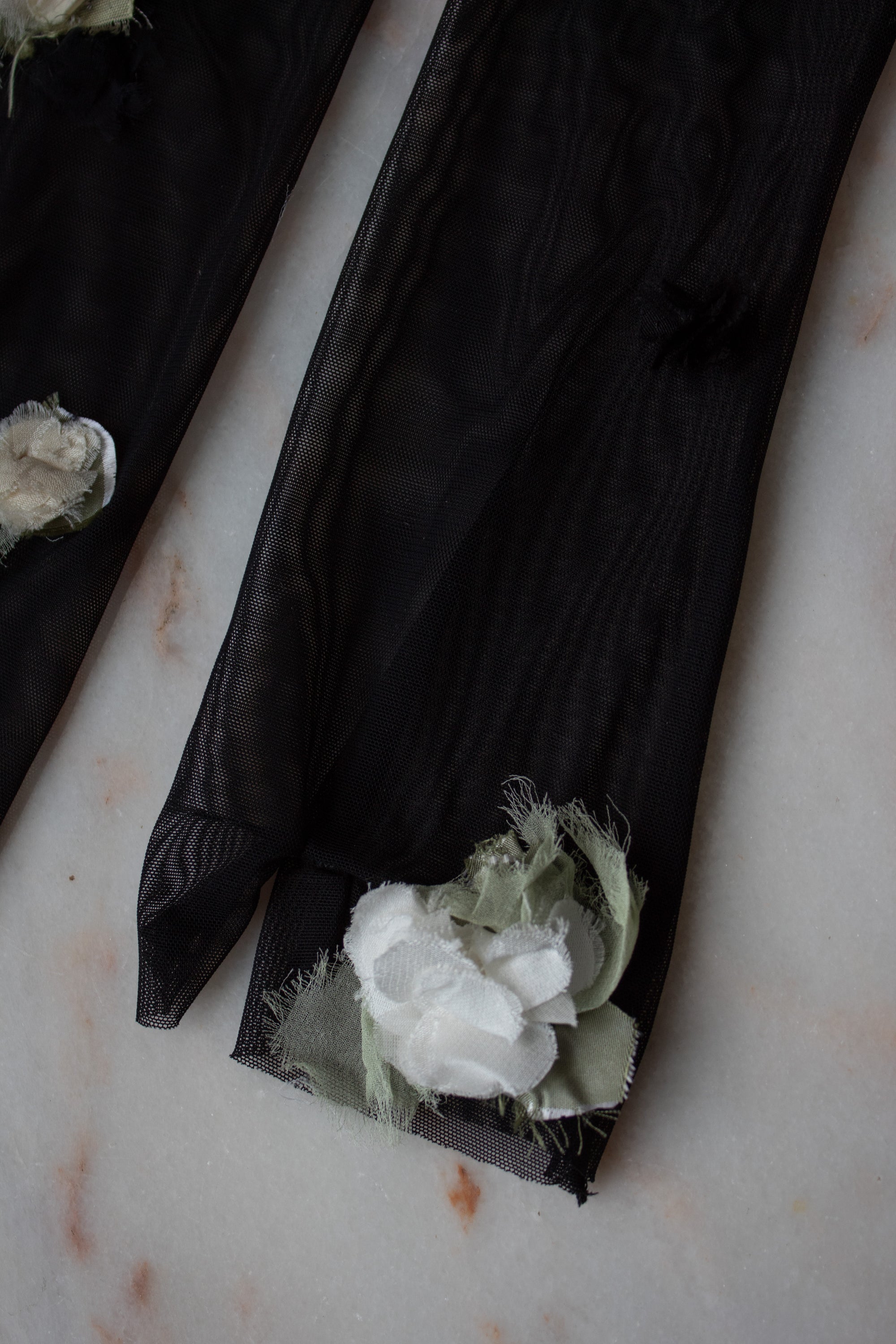 N° 90 crushed blooms fingerless gloves- yuki white