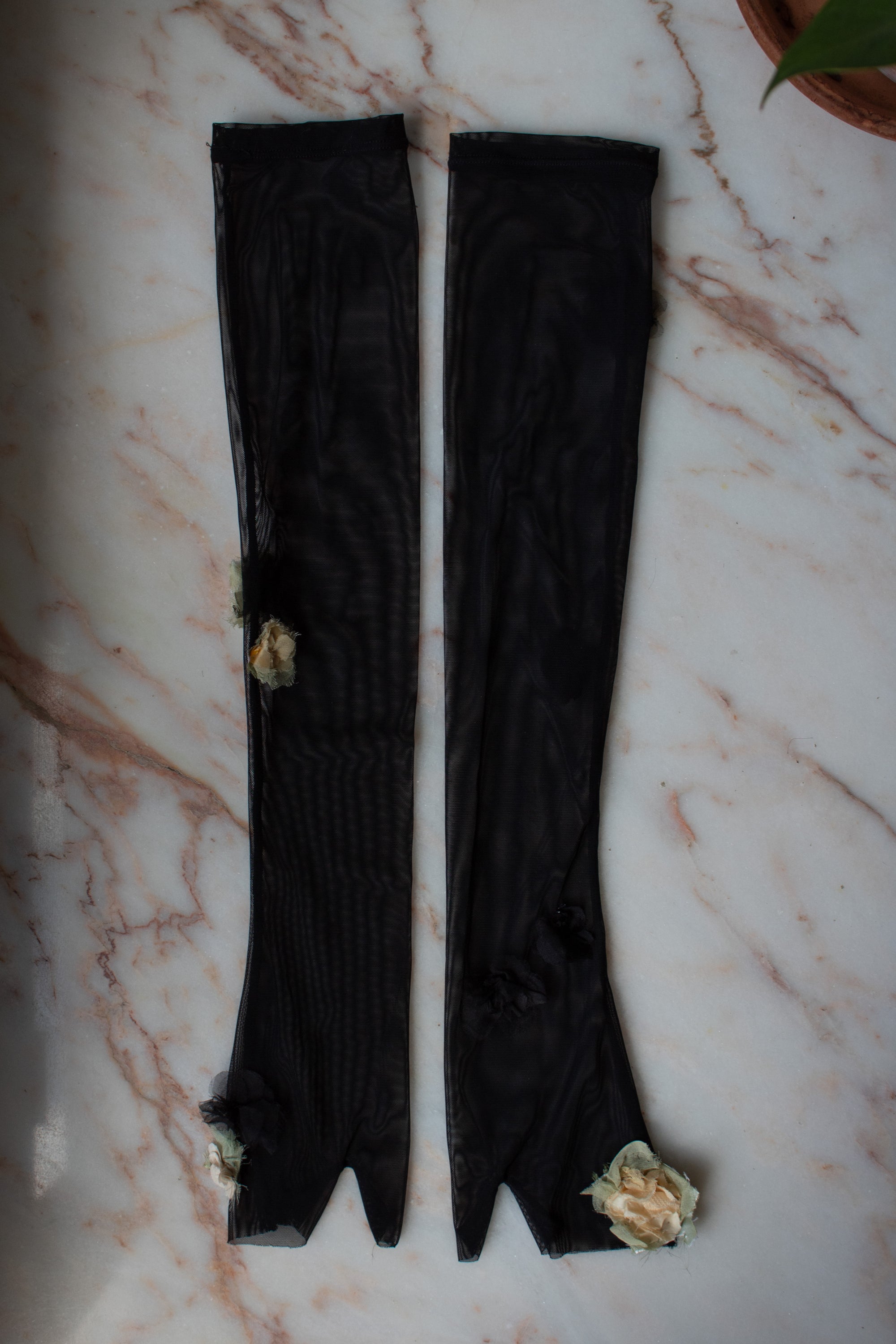 N° 90 crushed blooms fingerless gloves- usukiro yellow