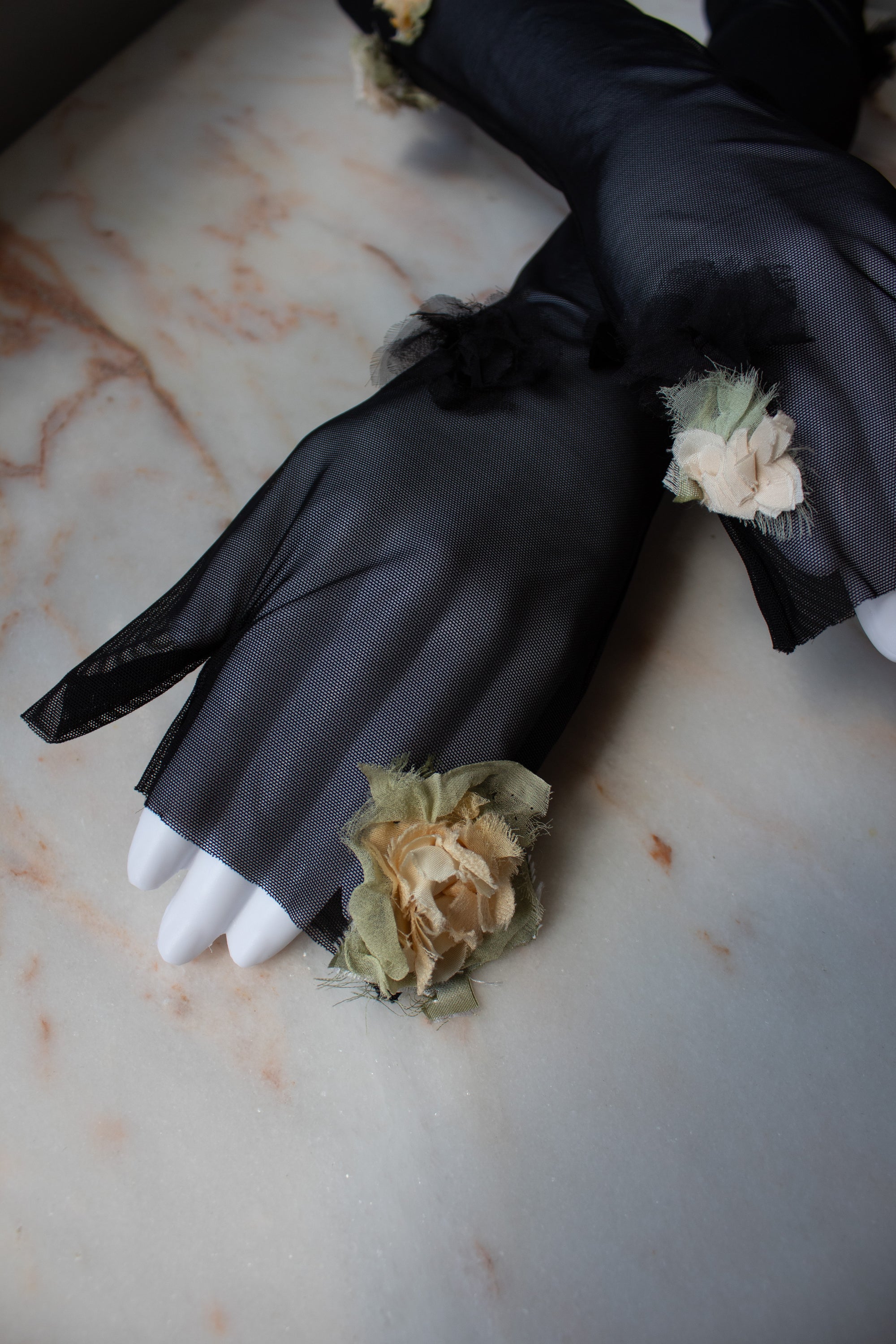 N° 90 crushed blooms fingerless gloves- usukiro yellow