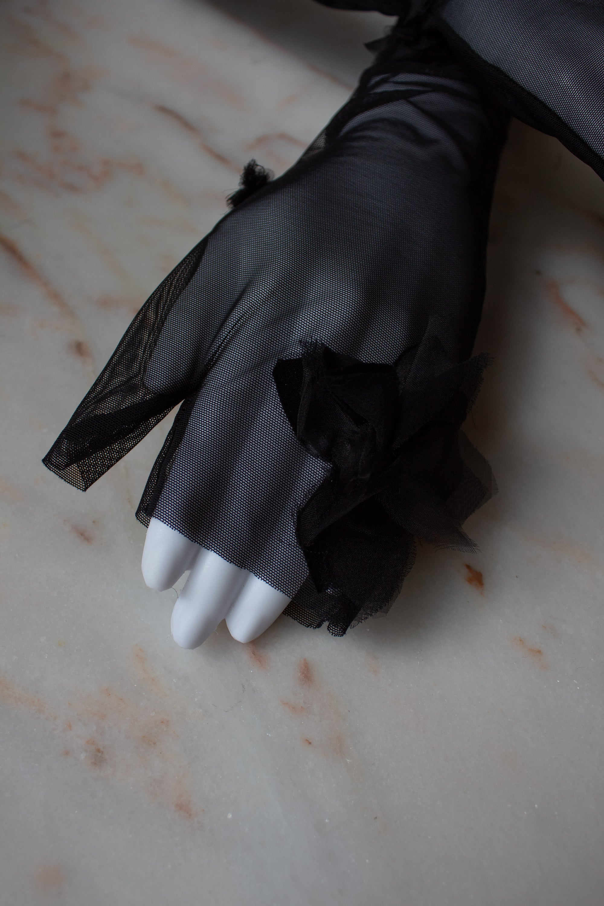 N° 90 crushed blooms fingerless gloves- sumi black