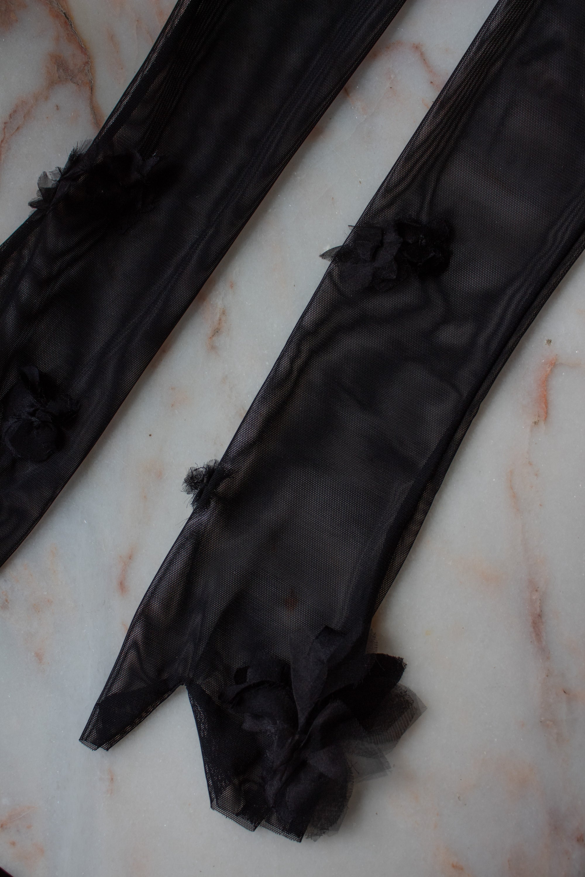 N° 90 crushed blooms fingerless gloves- sumi black