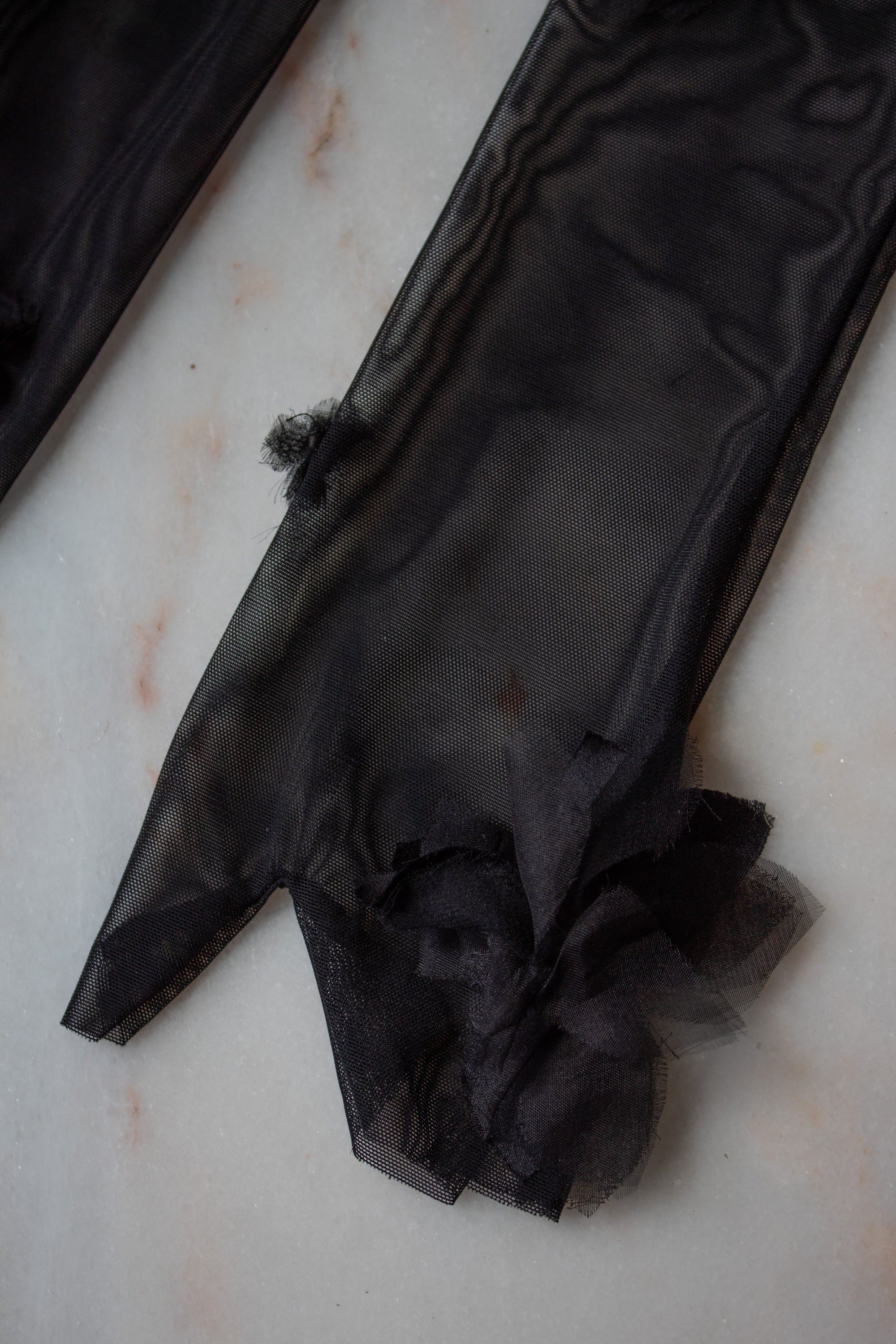 N° 90 crushed blooms fingerless gloves- sumi black